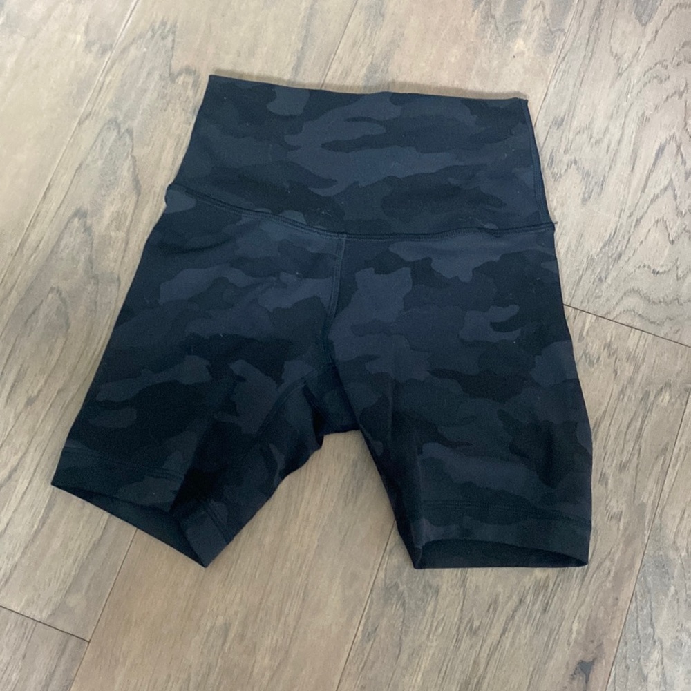 6 inch lululemon align camo biker shorts